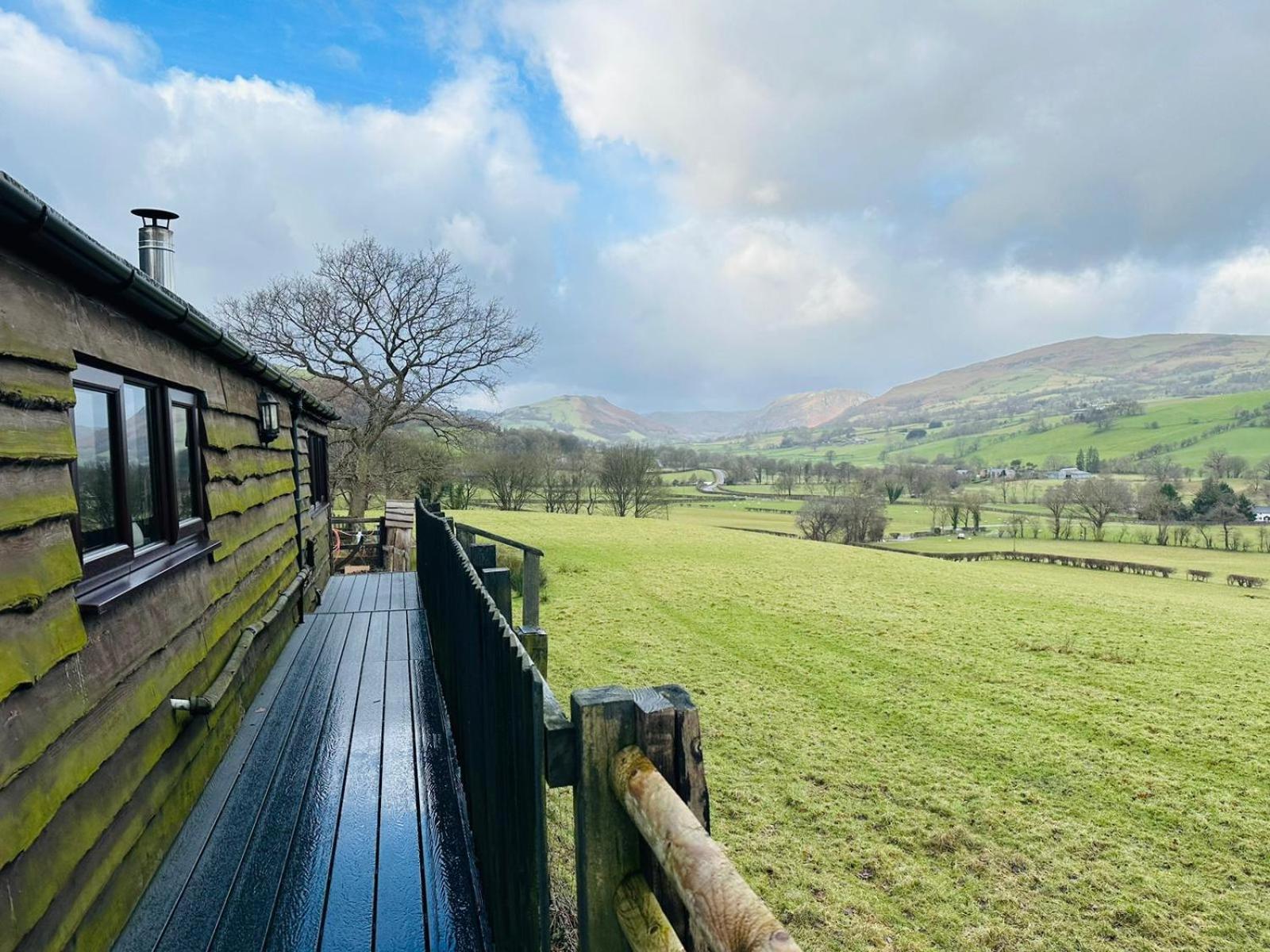 Llanrhaeadr-ym-MochnantThe Retreat别墅 外观 照片