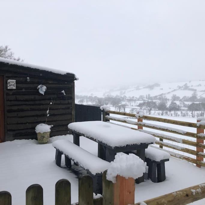 Llanrhaeadr-ym-MochnantThe Retreat别墅 外观 照片