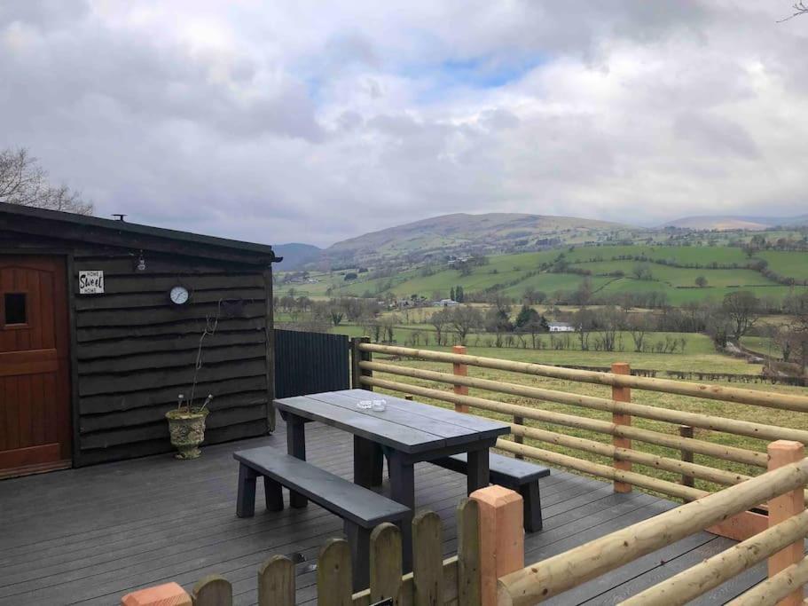 Llanrhaeadr-ym-MochnantThe Retreat别墅 外观 照片