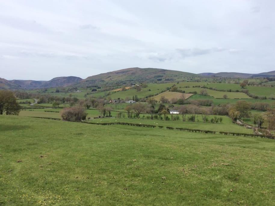 Llanrhaeadr-ym-MochnantThe Retreat别墅 外观 照片